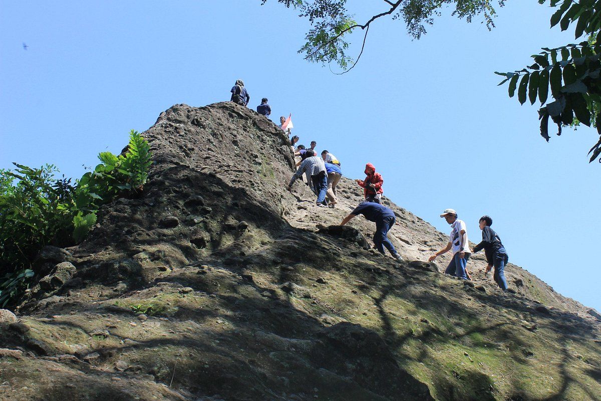 Mengenal Gunung Munara Bogor.jpg