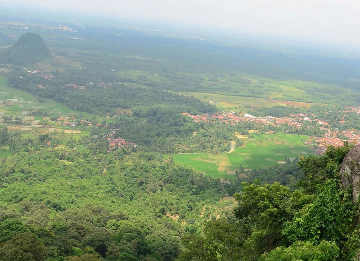 Mitos Gunung Munara Bogor.jpg