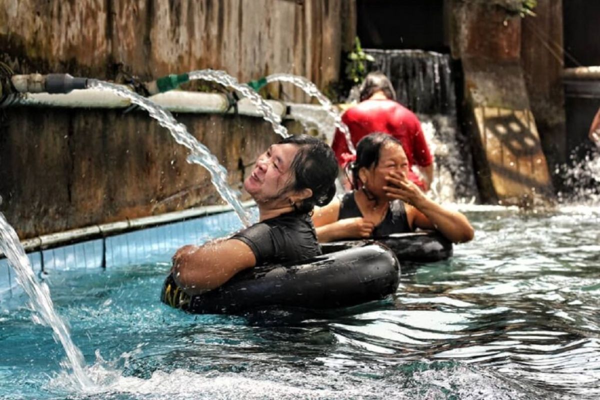 Pancuran di Umbul Brintik Klaten.jpg