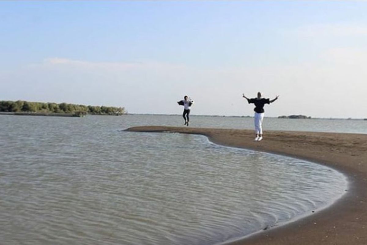 Pantai Muara Gembong.jpg