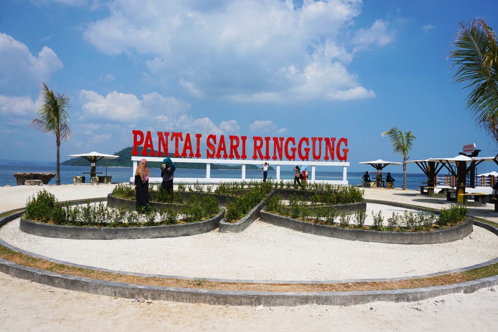 Pantai Sari Ringgung.jpg