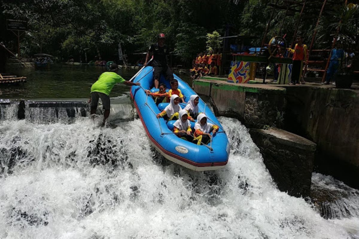 Rafting di Sungai.jpg