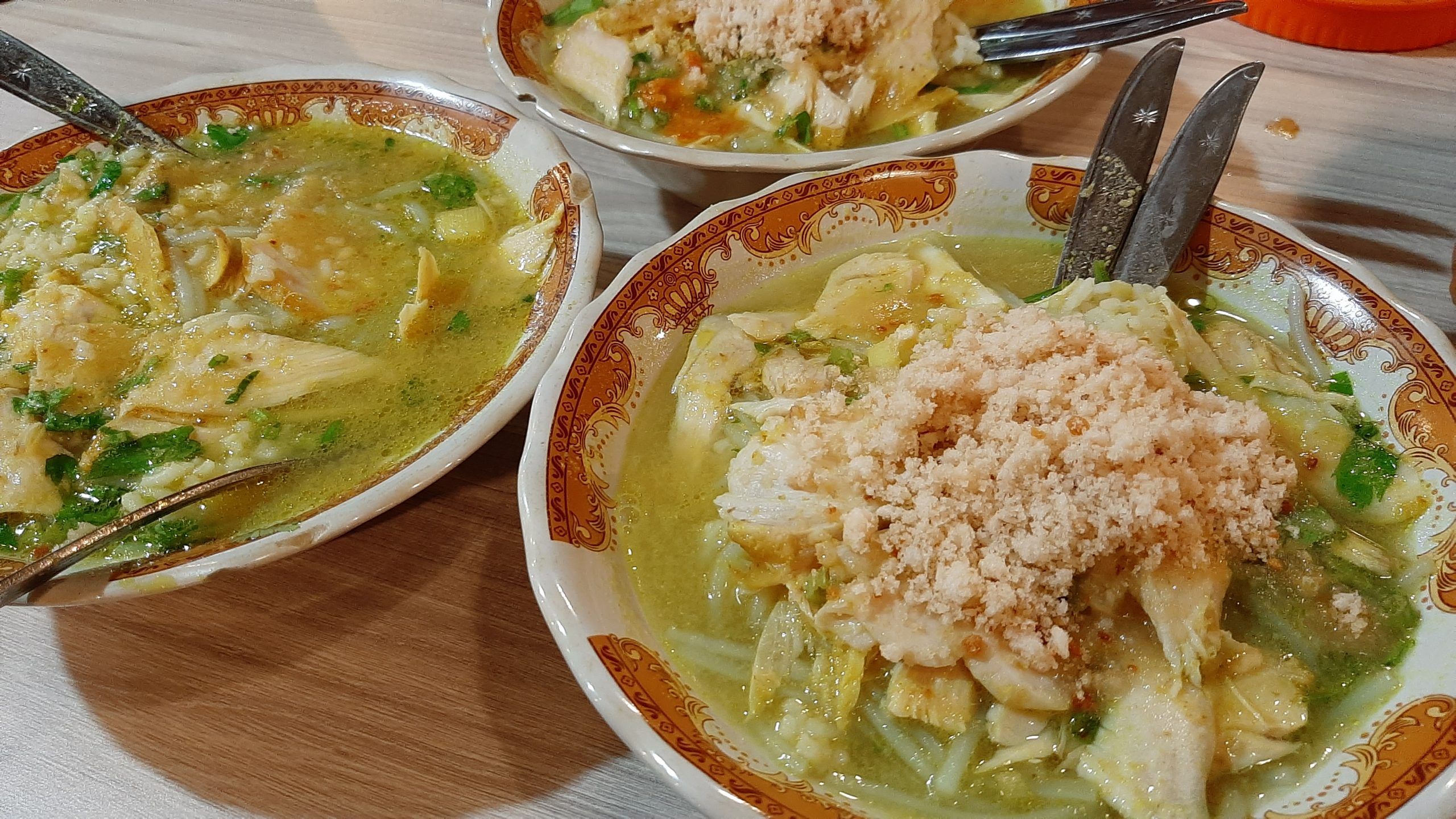 Soto Ayam Lamongan Cak Har.jpg