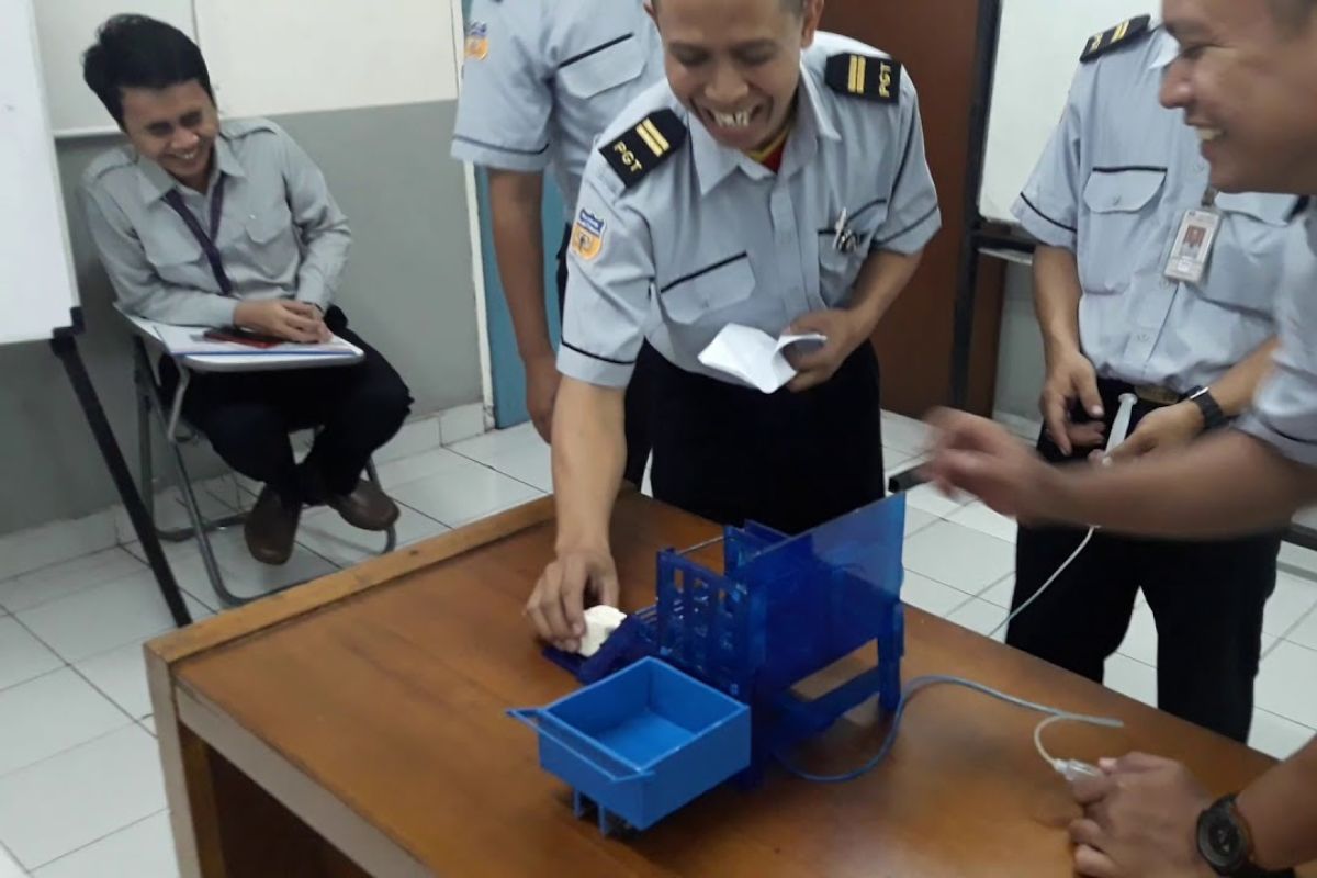 Suasana kelas di Poltek.jpg