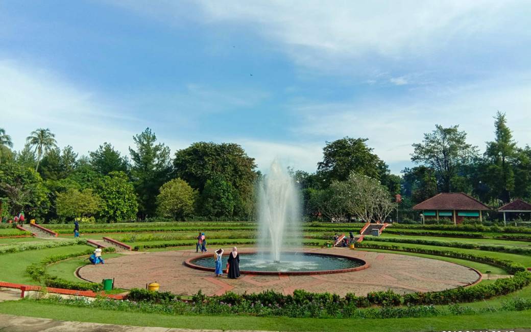 Taman Bunga Wiladatika.jpg