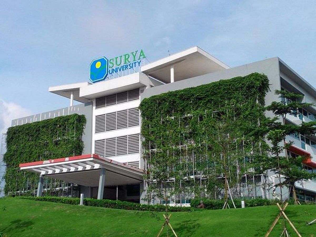 Universitas di Tangerang Universitas Surya.jpg