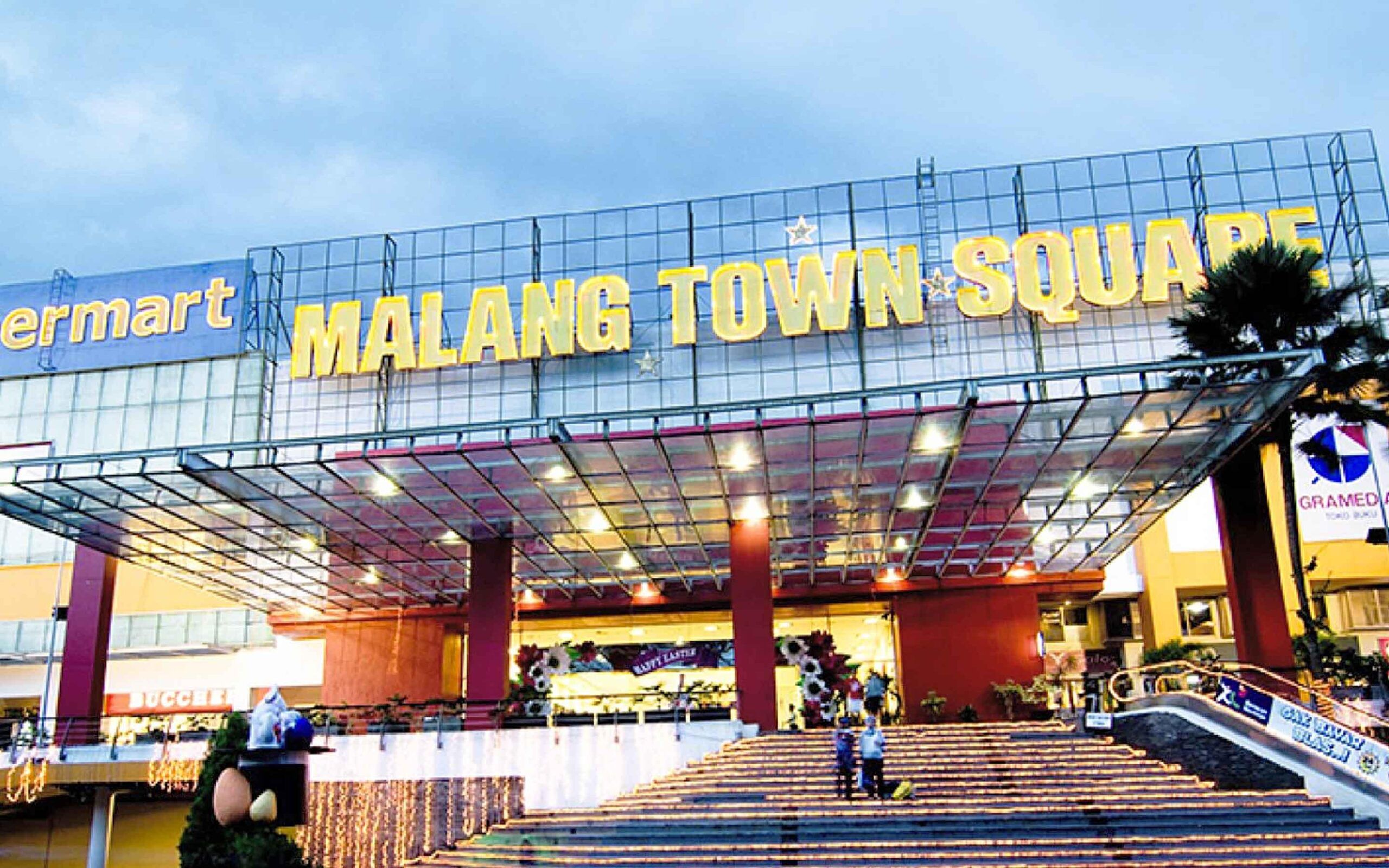 malang town square.jpg